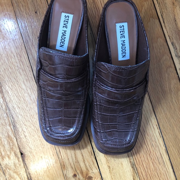 Clogs - Picture 5 of 8